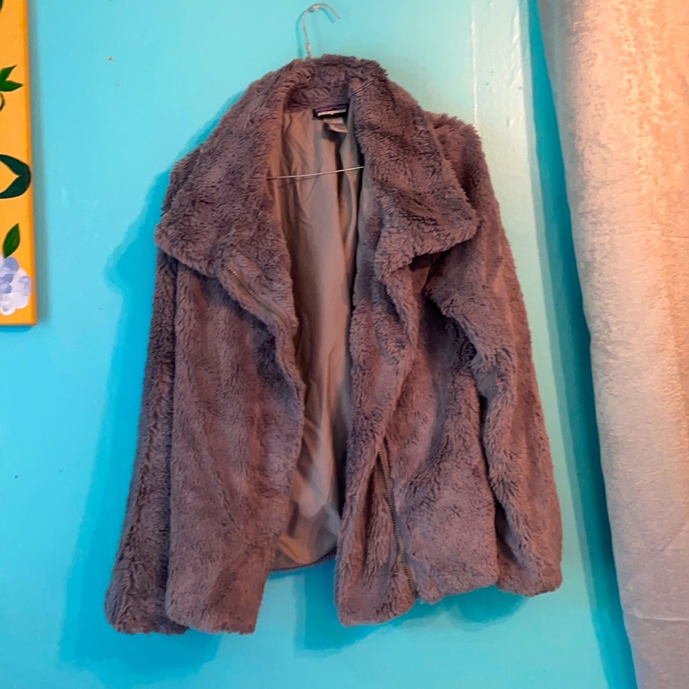 Patagonia grey jacket. Large. New, worn twice